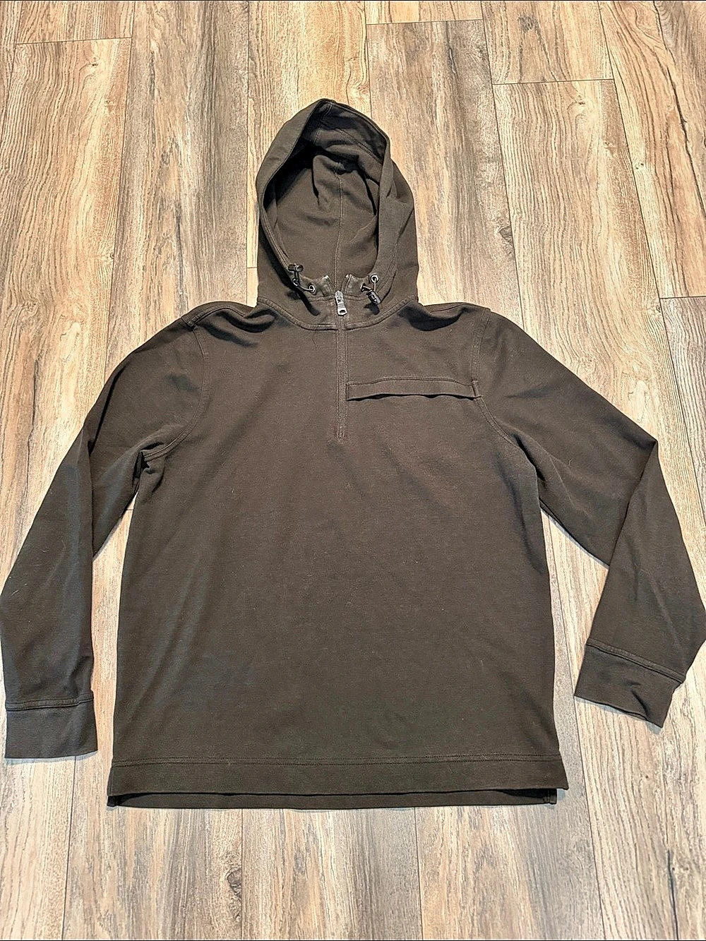 Banana Republic Moisture-Wicking Hoodie in Black Size Medium